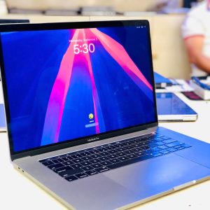 Macbook Pro 2019 16 inch i9/16G/1T
